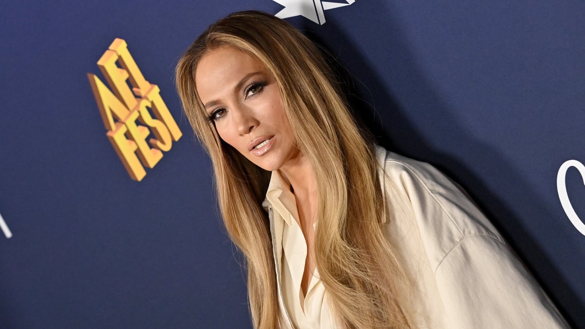 HOLLYWOOD, CALIFORNIA - OCTOBER 26: Jennifer Lopez attends the 2024 AFI Fest - "Unstoppable" Photo Call at TCL Chinese 6 Theatres on October 26, 2024 in Hollywood, California.