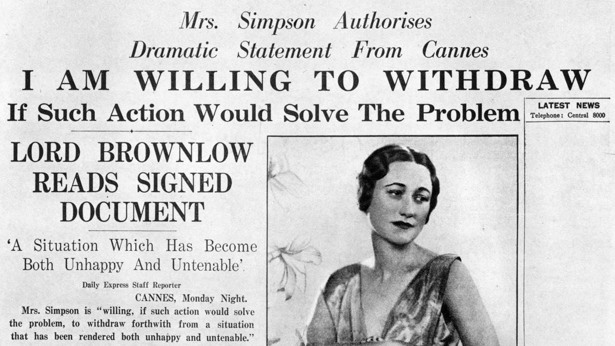 Mrs Simpson offers to 'withdraw', 8 December 1936. Article on the front page of the 'Daily Express' about American socialite Wallis Simpson (1896-1986). Mrs Simpson's relationship with King Edward VIII (1894-1972) eventually led to his abdication. (Photo by Ann Ronan Pictures/Print Collector/Getty Images)