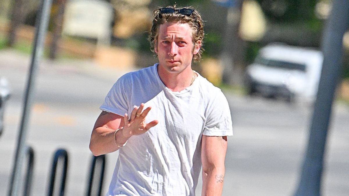 Jeremy Allen White is seen walking to Joan's on Third on June 26, 2024 in Los Angeles, California.