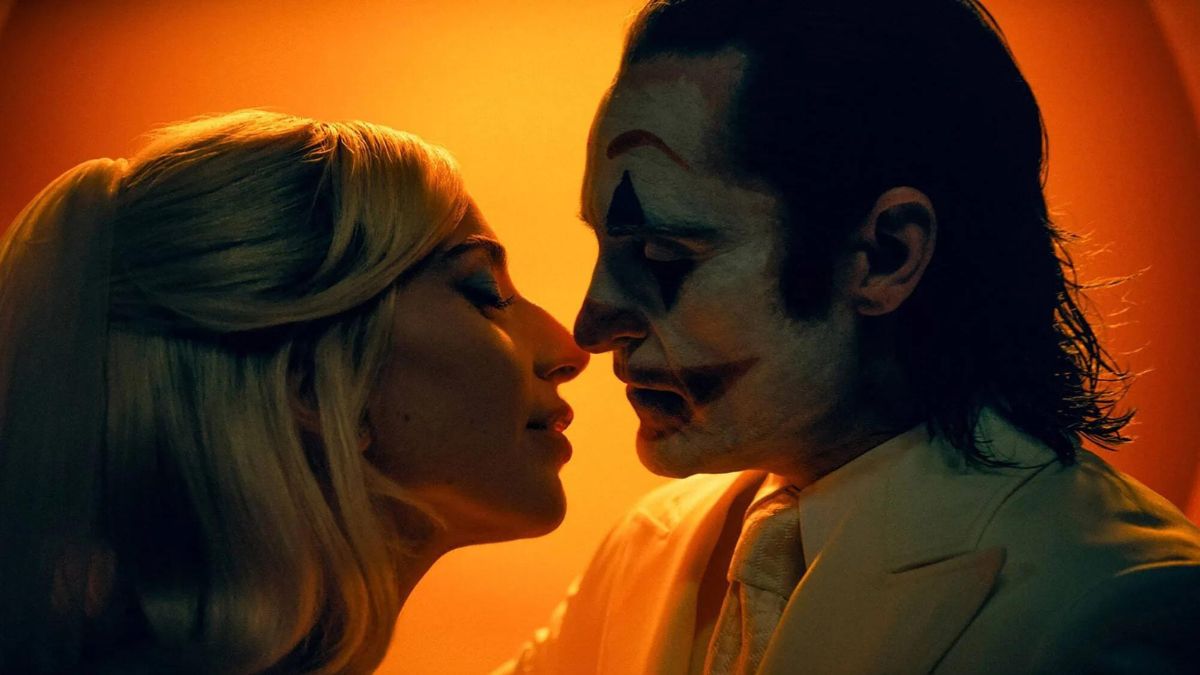 Lady Gaga as Harley Quinn and Joaquin Phoenix as Arthur Fleck in Joker Folie à Deux