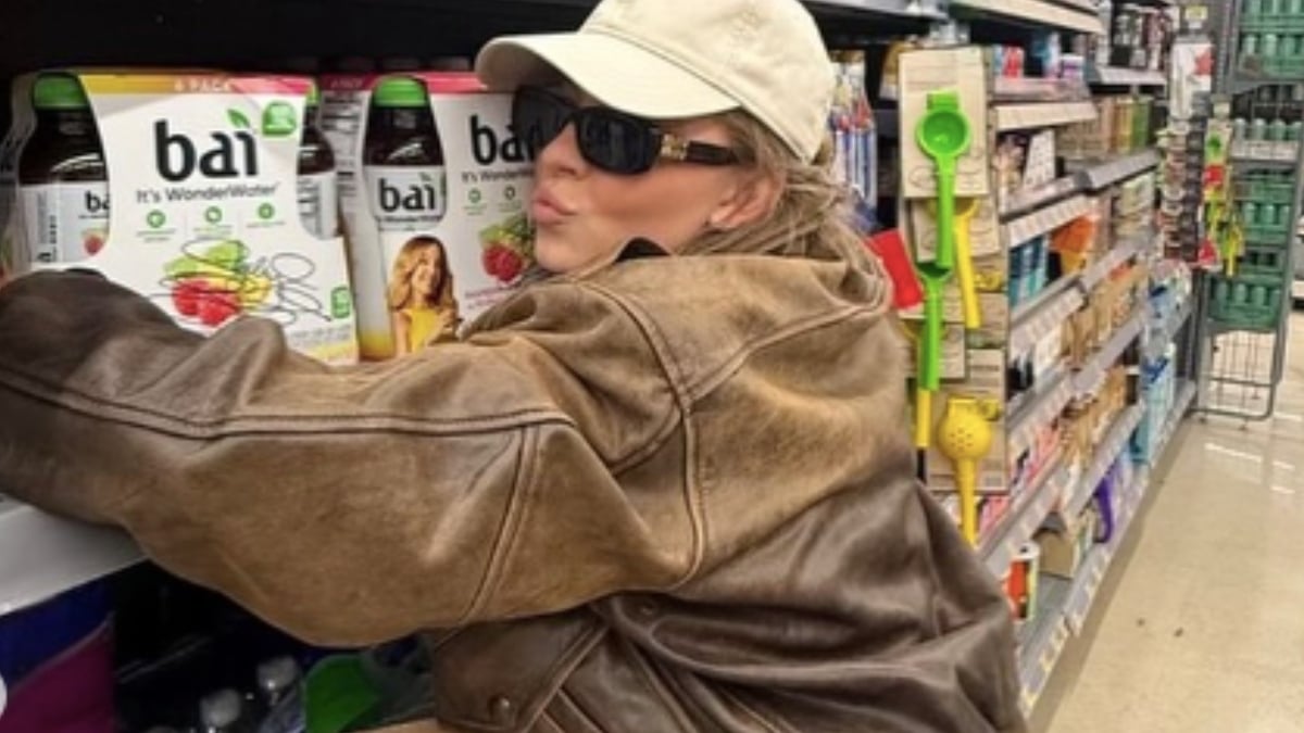 Sydney Sweeney goes undercover in the store