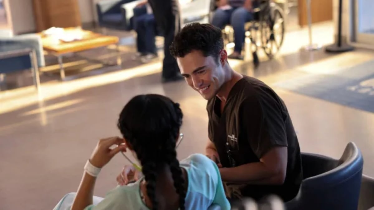 Dr. John Frost talking to a patient on Chicago Med