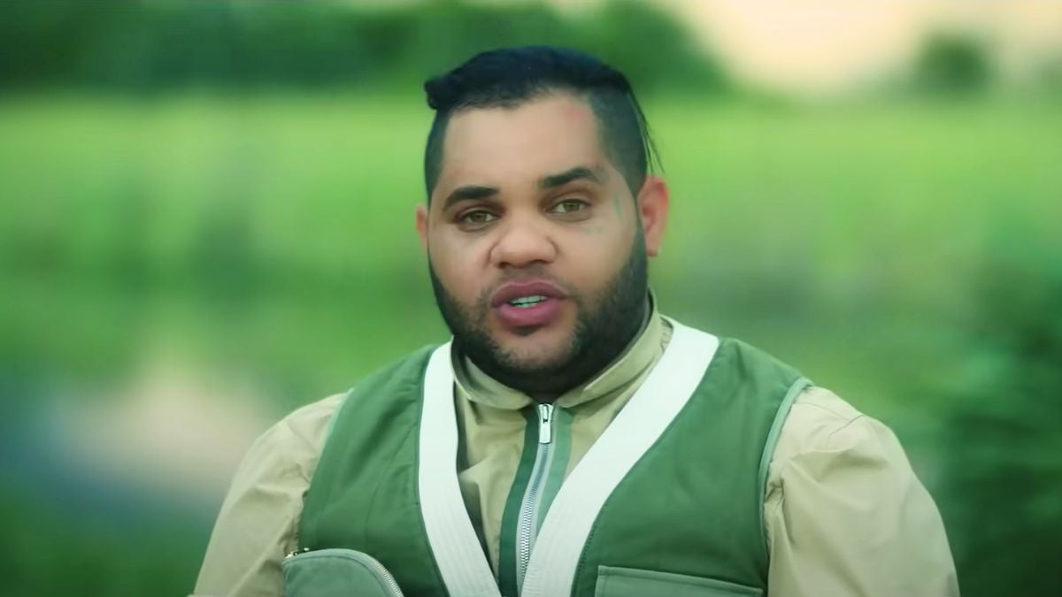 El Taiger in his music video La Historia.