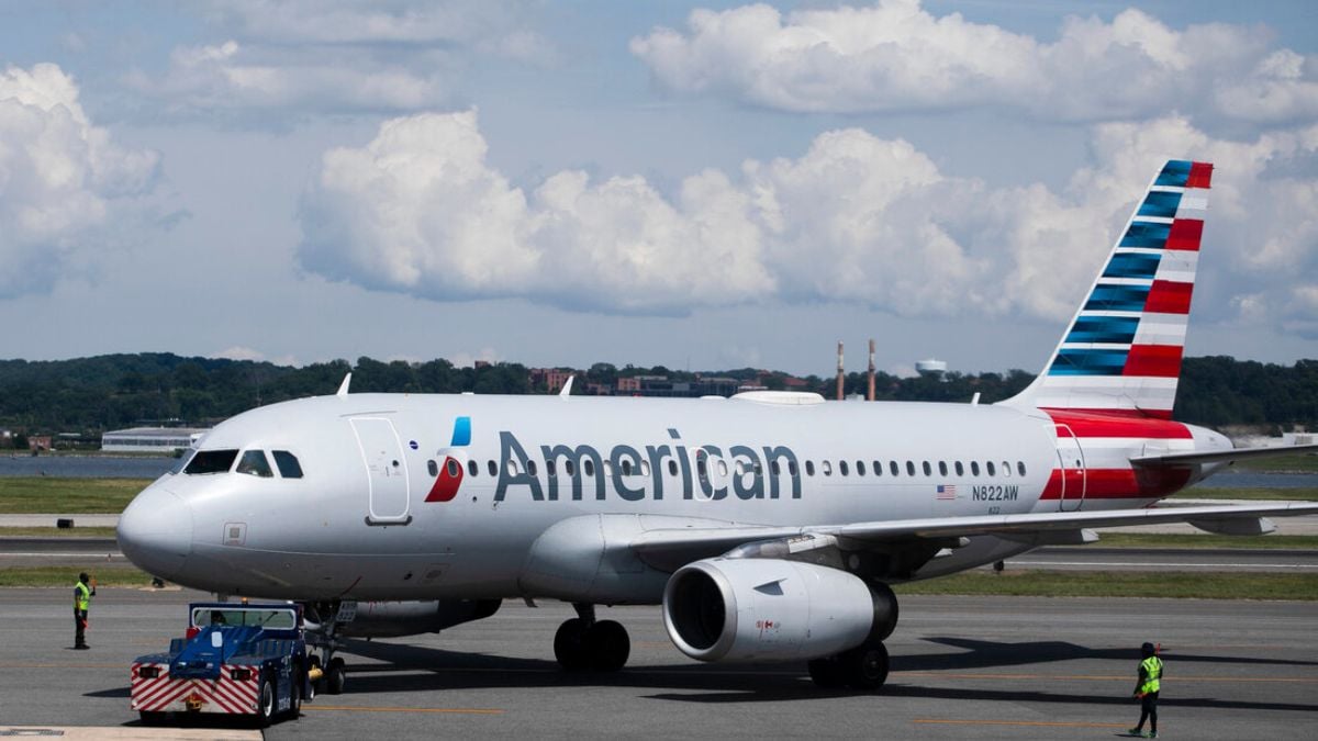 American Airline Flight on the taxi way