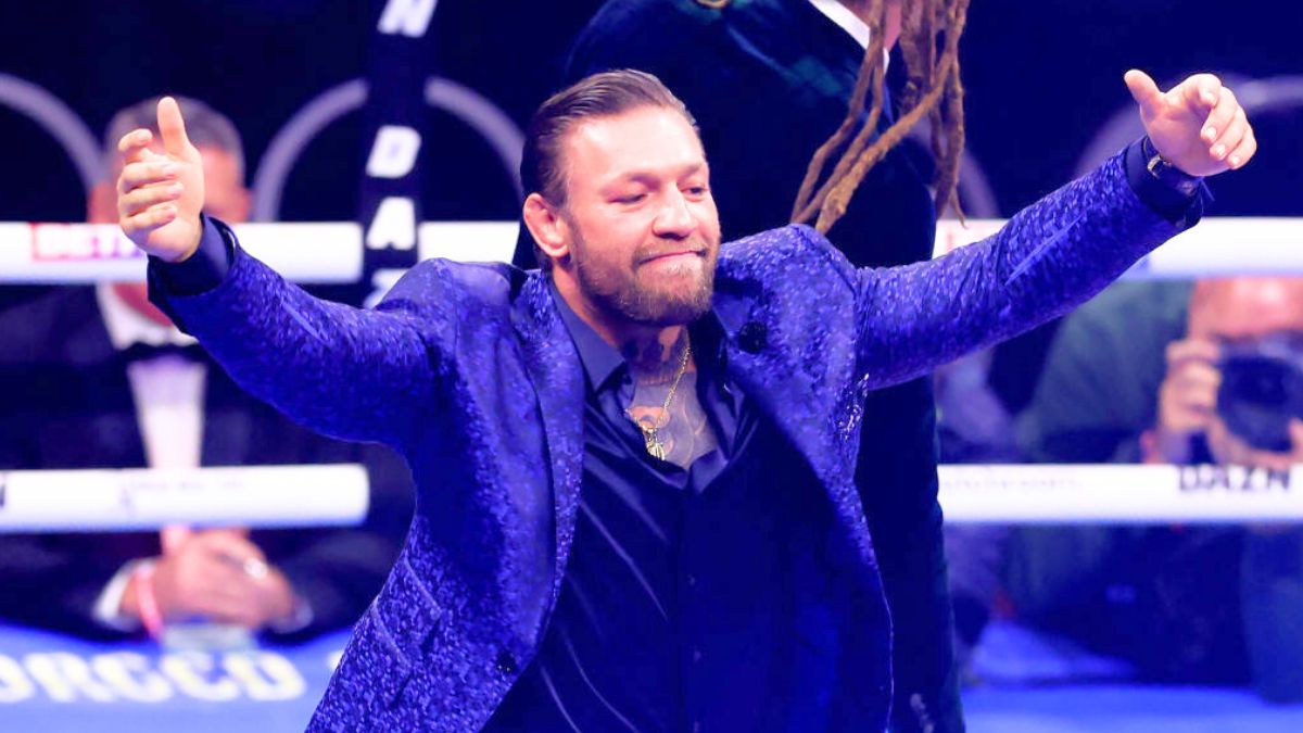 LONDON, ENGLAND - AUGUST 12: Mixed Martial Artist Conor McGregor acknowledges the fans prior to the Heavyweight fight between Derek Chisora and Gerald Washington at The O2 Arena on August 12, 2023 in London, England. (Photo by Julian Finney/Getty Images)