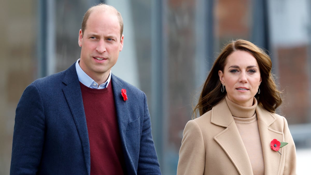 SCARBOROUGH, UNITED KINGDOM - NOVEMBER 03: (EMBARGOED FOR PUBLICATION IN UK NEWSPAPERS UNTIL 24 HOURS AFTER CREATE DATE AND TIME) Prince William, Prince of Wales and Catherine, Princess of Wales visit 'The Street' community hub during an official visit to Scarborough on November 3, 2022 in Scarborough, England. The Prince and Princess of Wales are visiting Scarborough to launch funding to support young people's mental health, in a collaboration spearheaded by the Royal Foundation.