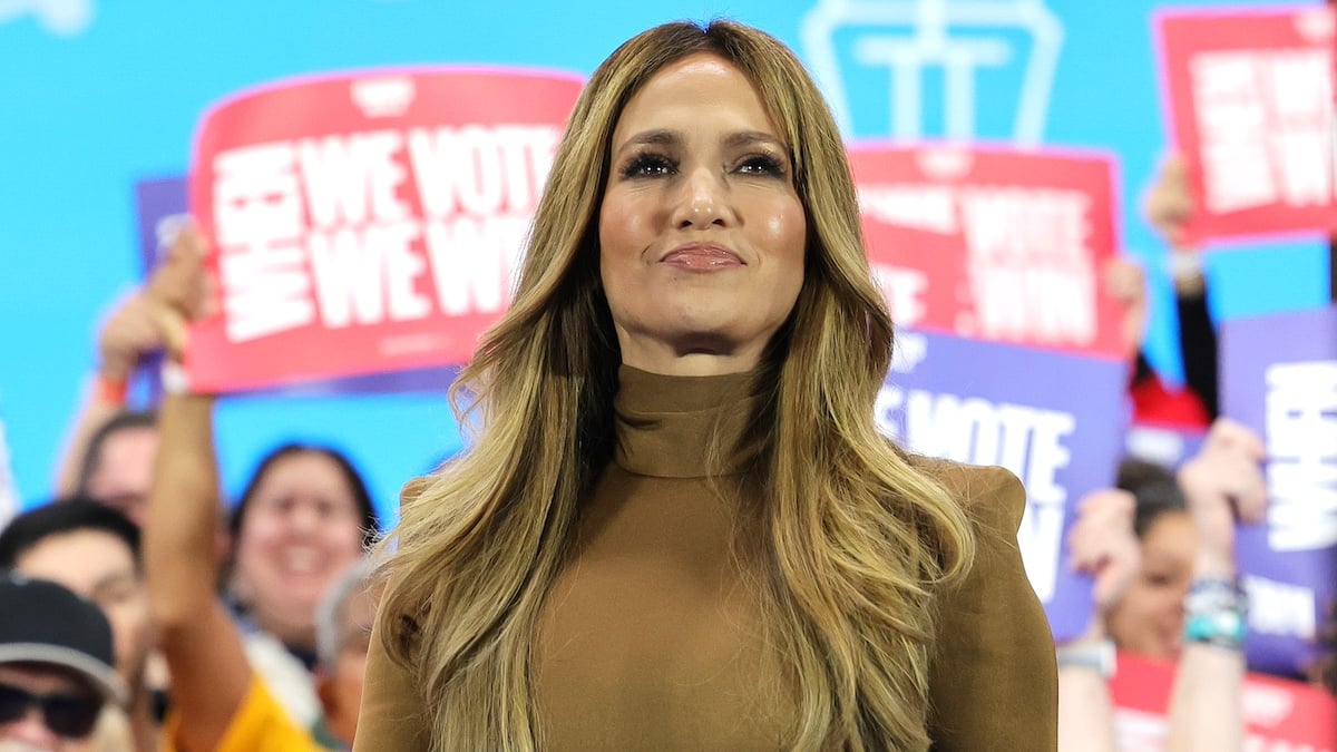 NORTH LAS VEGAS, NEVADA - OCTOBER 31: Jennifer Lopez arrives at a "When We Vote We Win" campaign rally for Democratic presidential nominee and U.S. Vice President Kamala Harris at Craig Ranch Amphitheater on October 31, 2024 in North Las Vegas, Nevada. With five days to go until Election Day, Harris is campaigning in Arizona and Nevada.