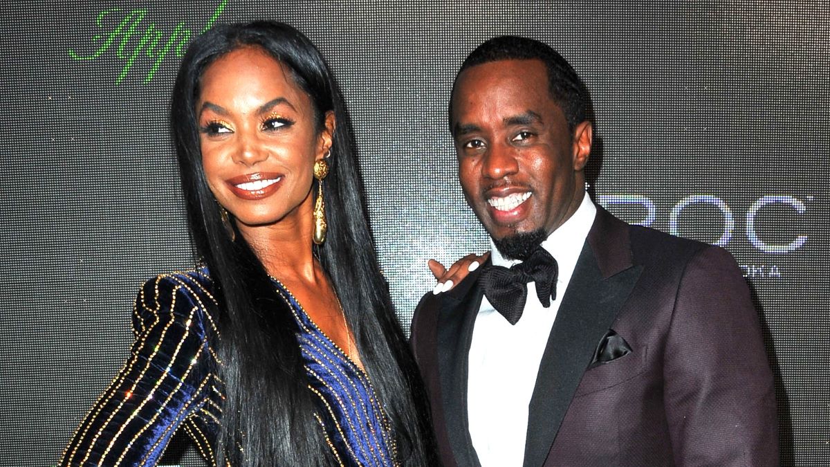 Model Kim Porter and recording artist Sean 'Diddy' Combs attend Sean "Diddy" Combs' Exclusive Birthday Celebration on November 21, 2015 in Beverly Hills, California. (Photo by Allen Berezovsky/Getty Images)