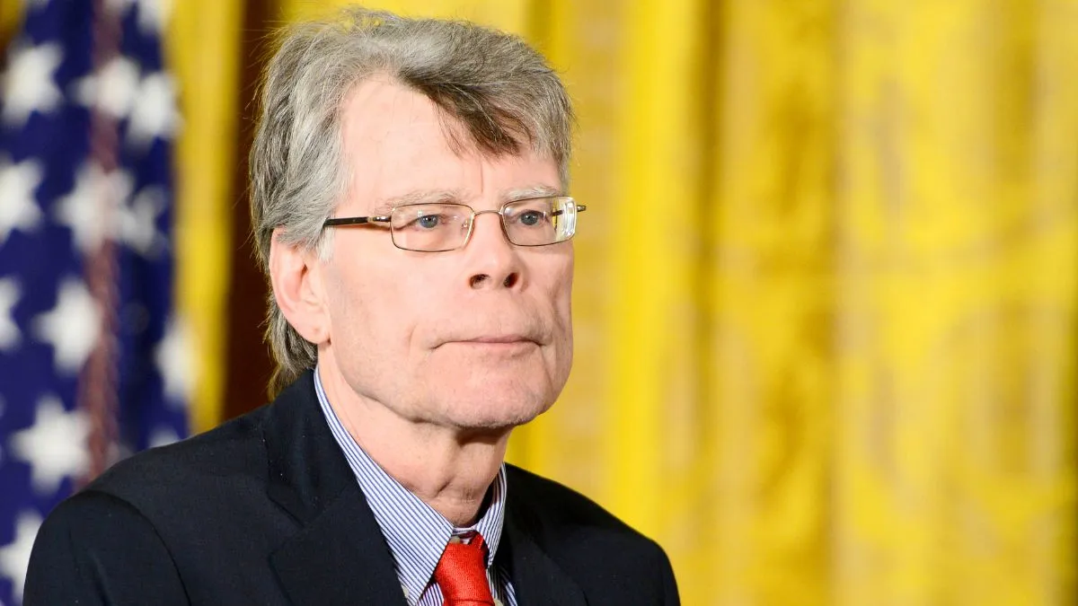 SEPTEMBER 10: President Barack Obama presents author Stephen King with the 2014 National Medal of Arts at The White House on September 10, 2015 in Washington, DC. (Photo by Leigh Vogel/WireImage)