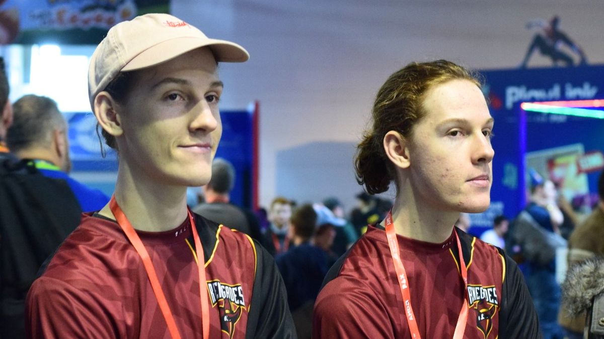 X2 Twins at a gaming event