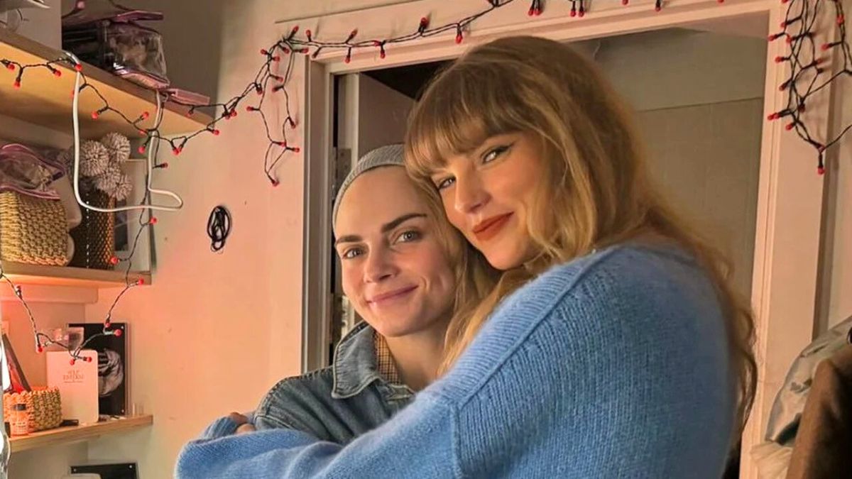 Taylor Swift and Cara Delevingne backstage at Cabaret musical in London