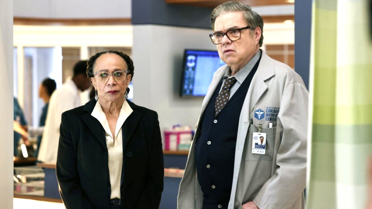 S. Epatha Merkerson as Goodwin and Oliver Platt as Charles on Chicago Med