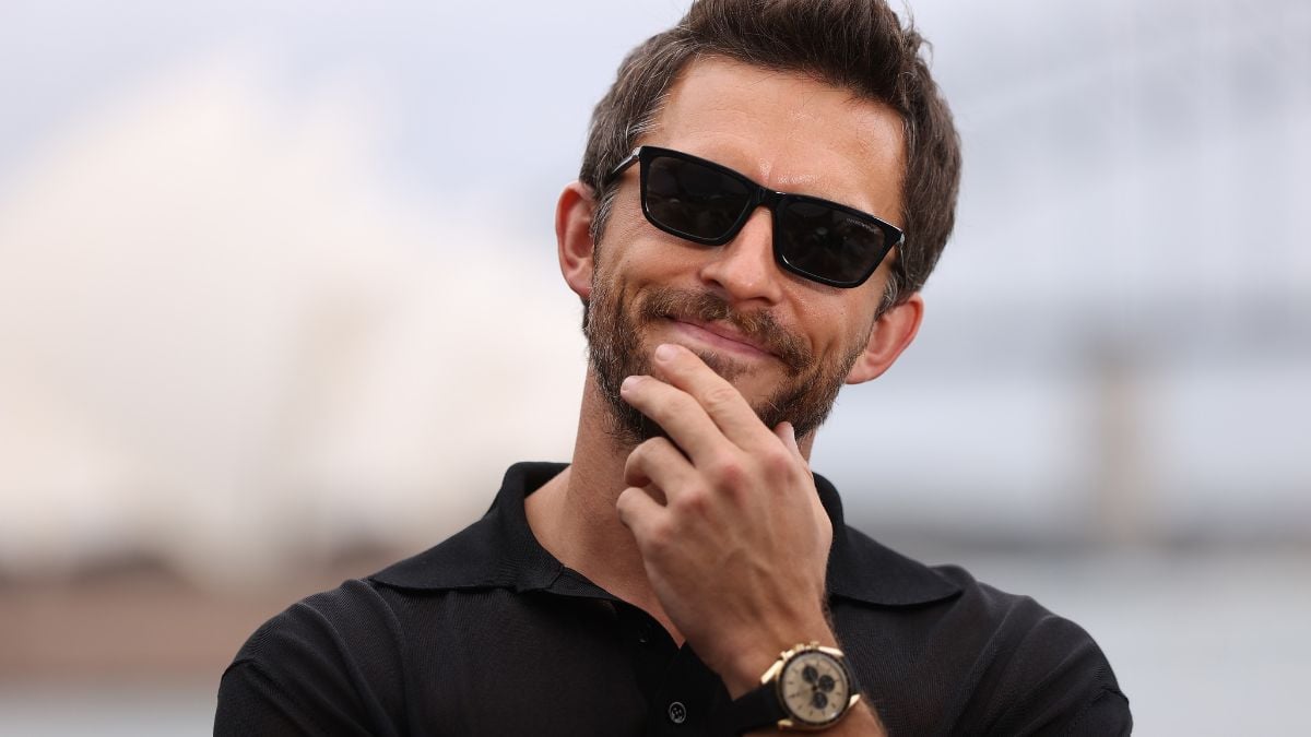 Jonathan Bailey poses for a photocall for the Australian premiere of "Wicked" at on November 05, 2024 in Sydney, Australia.