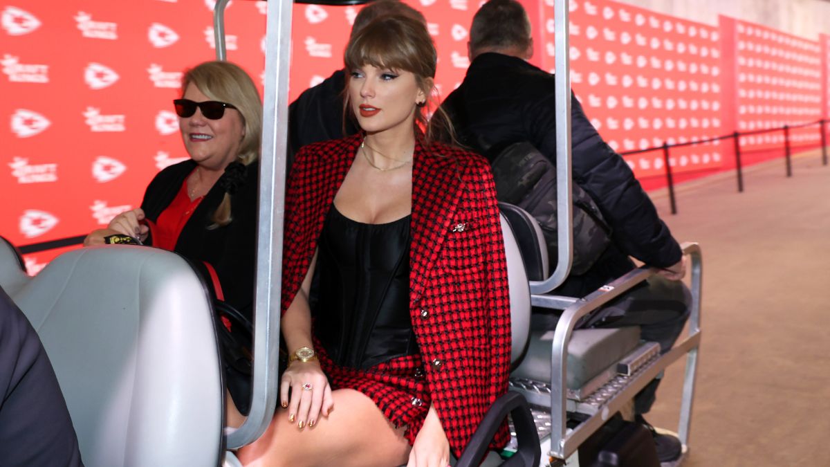 Taylor Swift rides on a golf cart prior to a game between the Kansas City Chiefs and the Denver Broncos at GEHA Field at Arrowhead Stadium on November 10, 2024 in Kansas City, Missouri.