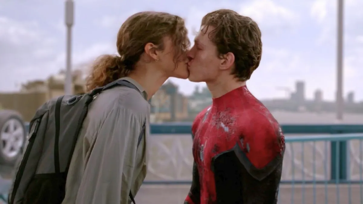 Zendaya and Tom Holland kissing in Spider-Man: No Way Home.