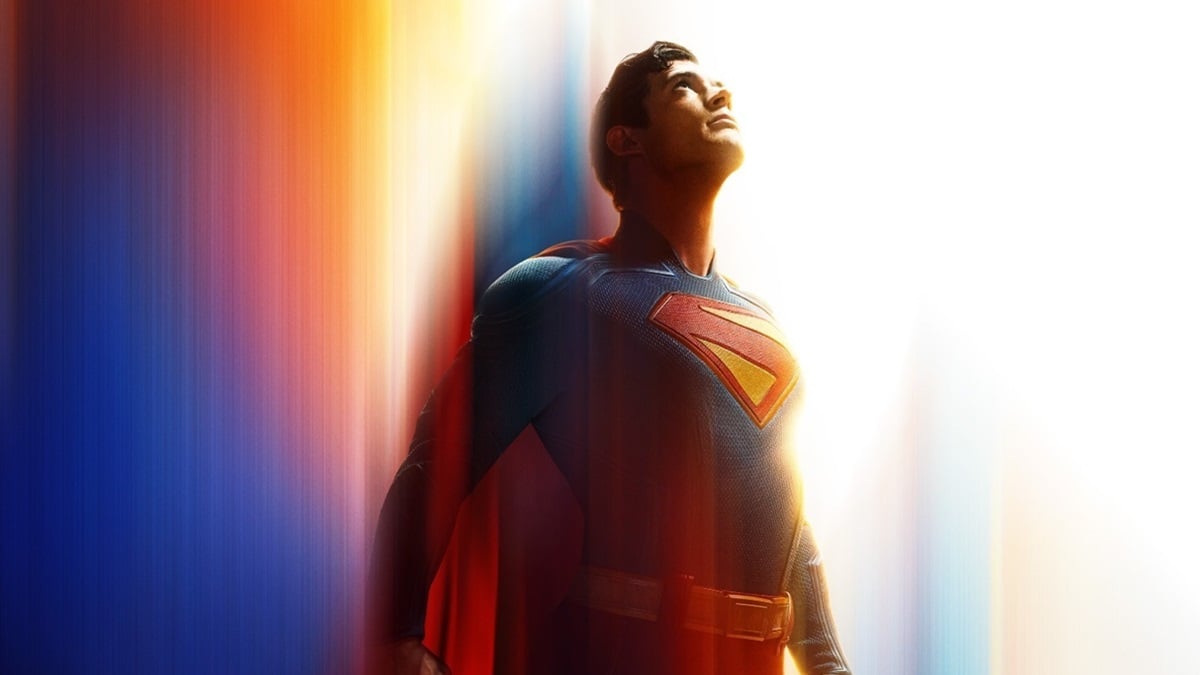 David Corenswet as Superman looking up in Superman