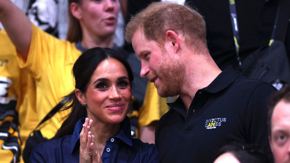 Meghan, Duchess of Sussex and Prince Harry, Duke of Sussex watch on during the Mixed Team Gold Medal match between Team Colombia and Team Poland during day six of the Invictus Games Düsseldorf 2023 on September 15, 2023 in Duesseldorf, Germany. (Photo by Dean Mouhtaropoulos/Getty Images for Invictus Games Düsseldorf 2023)