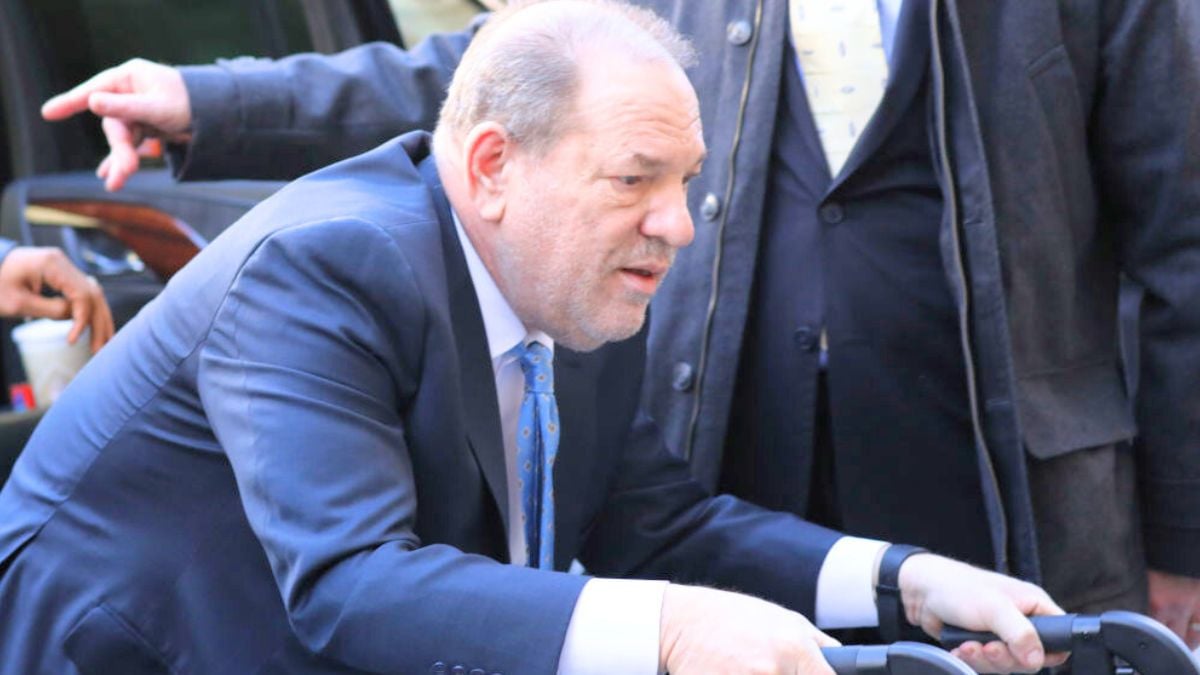 NEW YORK, NEW YORK - FEBRUARY 24: Harvey Weinstein enters a Manhattan court house as a jury continues with deliberations in his trial on February 24, 2020 in New York City. On Friday the judge asked the jury to keep deliberating after they announced that they are deadlocked on the charges of predatory sexual assault. Weinstein, a movie producer whose alleged sexual misconduct helped spark the #MeToo movement, pleaded not-guilty on five counts of rape and sexual assault against two unnamed women and faces a possible life sentence in prison. (Photo by Spencer Platt/Getty Images)