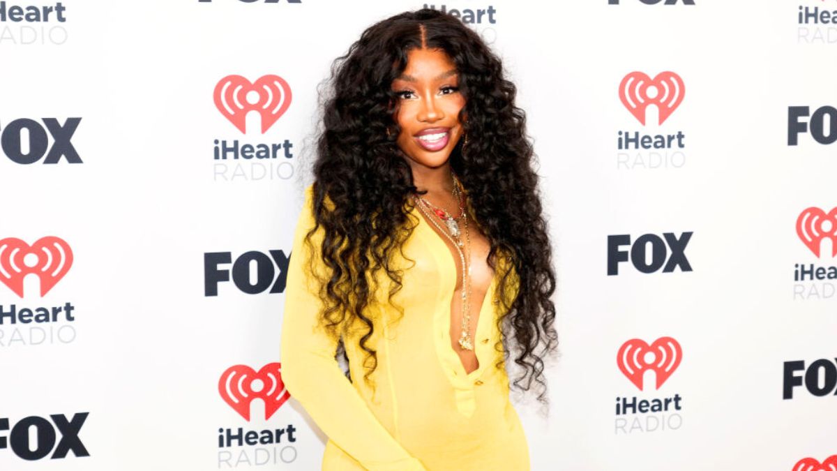 HOLLYWOOD, CALIFORNIA - APRIL 01: SZA, winner of the R&B Song of the Year, R&B Album of the Year, and R&B Artist of the Year awards, poses in the press room during the 2024 iHeartRadio Music Awards at Dolby Theatre on April 01, 2024 in Hollywood, California. (Photo by Jeff Kravitz/FilmMagic)