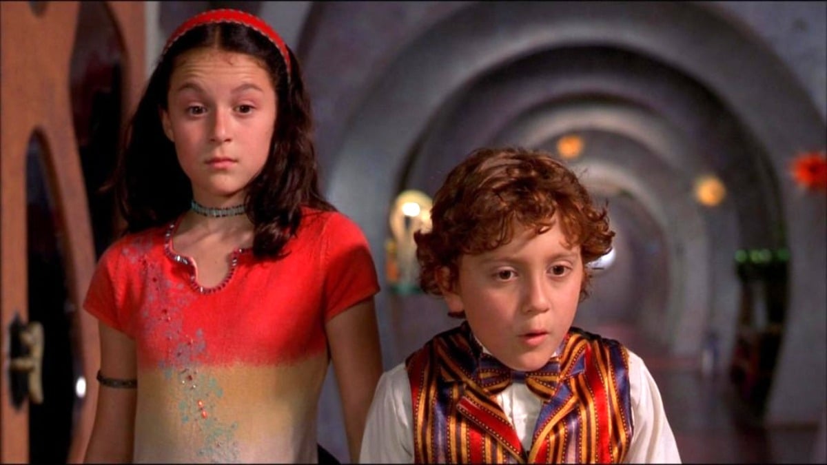 Alexa PenaVega and Daryl Sabara in Spy Kids