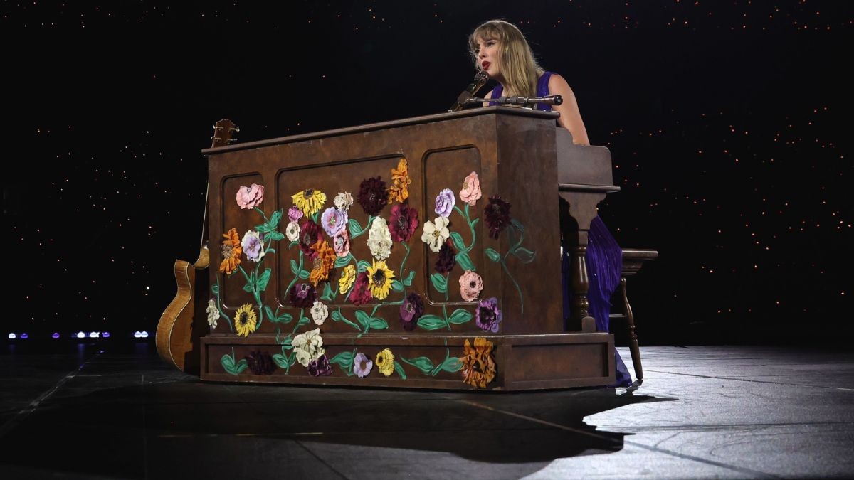 Taylor Swift performs onstage during "Taylor Swift | The Eras Tour" at BC Place on December 06, 2024 in Vancouver, British Columbia.