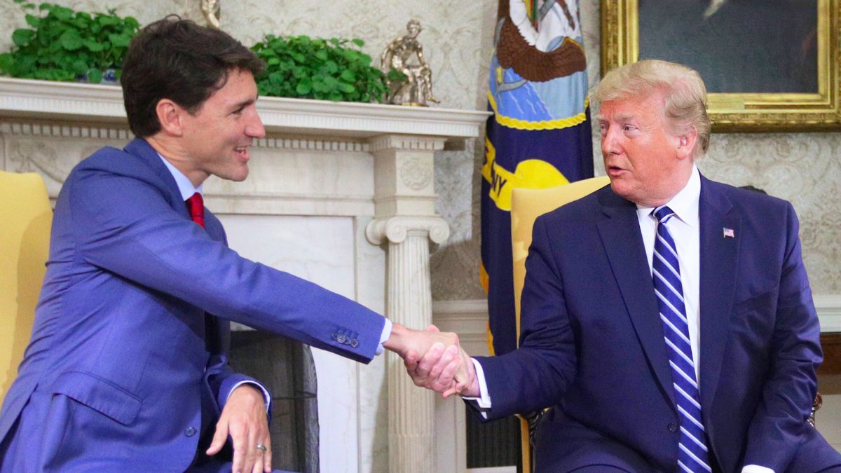 Donald Trump (R) meets with Canadian Prime Minister Justin Trudeau in the Oval Office of the White House June 20, 2019