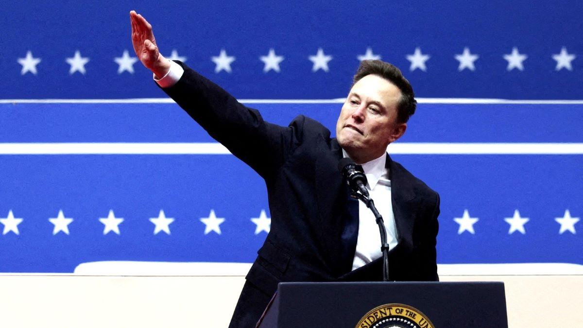 Elon Musk delivers Nazi salute