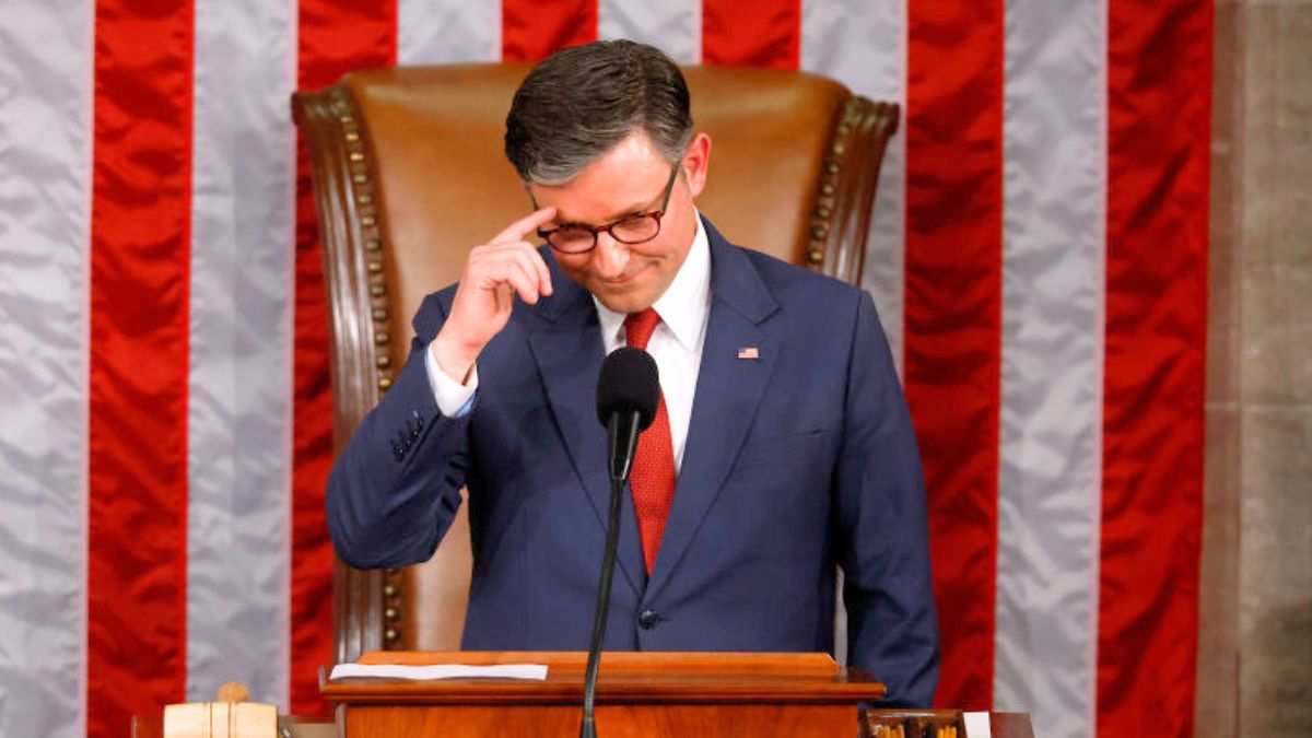 WASHINGTON, DC - JANUARY 03: U.S. Speaker of the House Mike Johnson (R-LA) stands at the Speaker's rostrum after being re-elected Speaker on the first day of the 119th Congress in the House Chamber of the U.S. Capitol Building on January 03, 2025 in Washington, DC. With the endorsement of President-elect Donald Trump, Johnson retained his Speakership after beating back opposition within his own party during the first session of 119th Congress. (Photo by Chip Somodevilla/Getty Images)