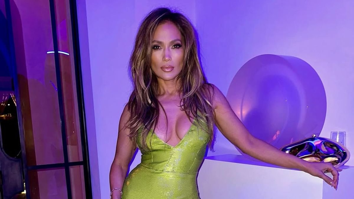 Jennifer Lopez in a green Tom Ford dress in October 2023