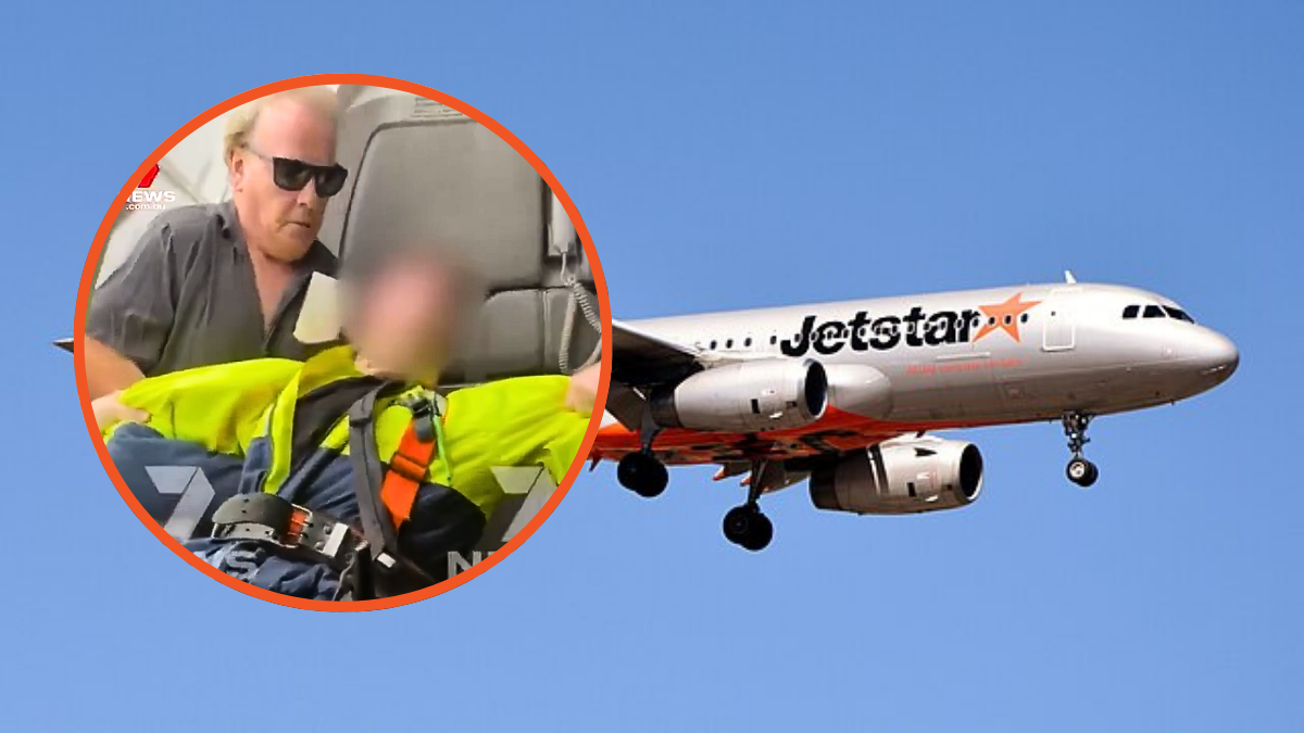 Australian Jetstar passenger restrained via News.com.au/Bahnfrend/Wiki Commons