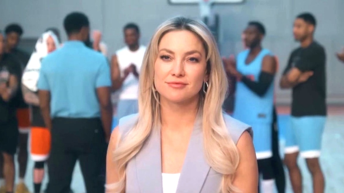 Kate Hudson as Isla Gordon in Running Point