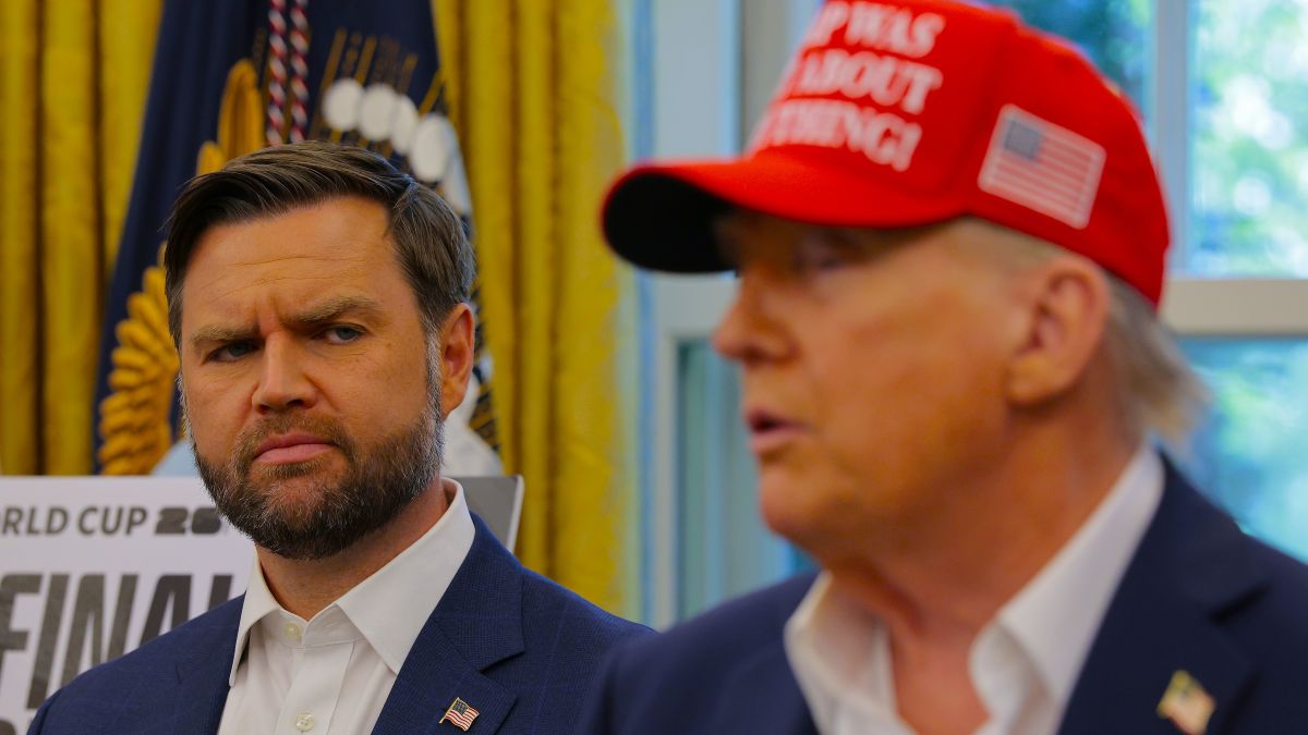 Vice President JD Vance looks at U.S. President Donald Trump as he talks in the Oval Office August 22, 2025 in Washington, DC. Trump announced the FIFA World Cup 2026 draw will take place at The Kennedy Center. (Photo by Chip Somodevilla/Getty Images)
