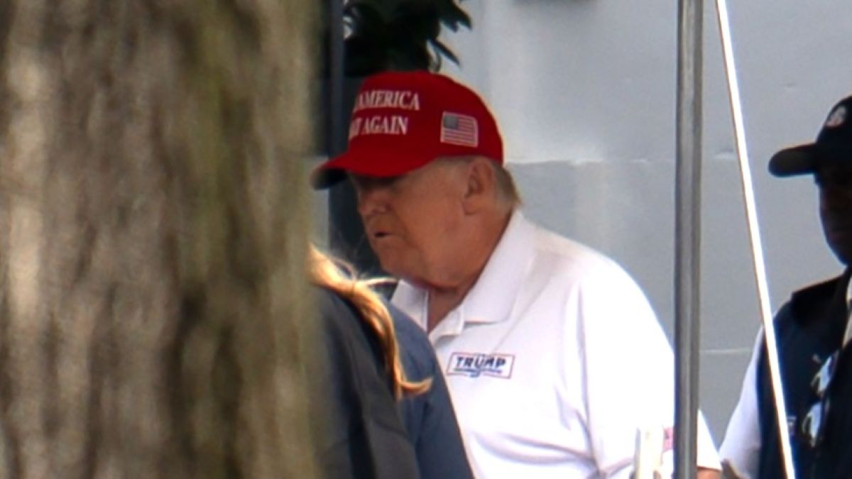 U.S. President Donald Trump gets into his motorcade before heading to Trump National Golf Club on August 30, 2025 in Washington, DC. Trump is spending his Labor Day weekend in Washington, DC after deploying the National Guard to Washington this month. (Photo by Kayla Bartkowski/Getty Images)