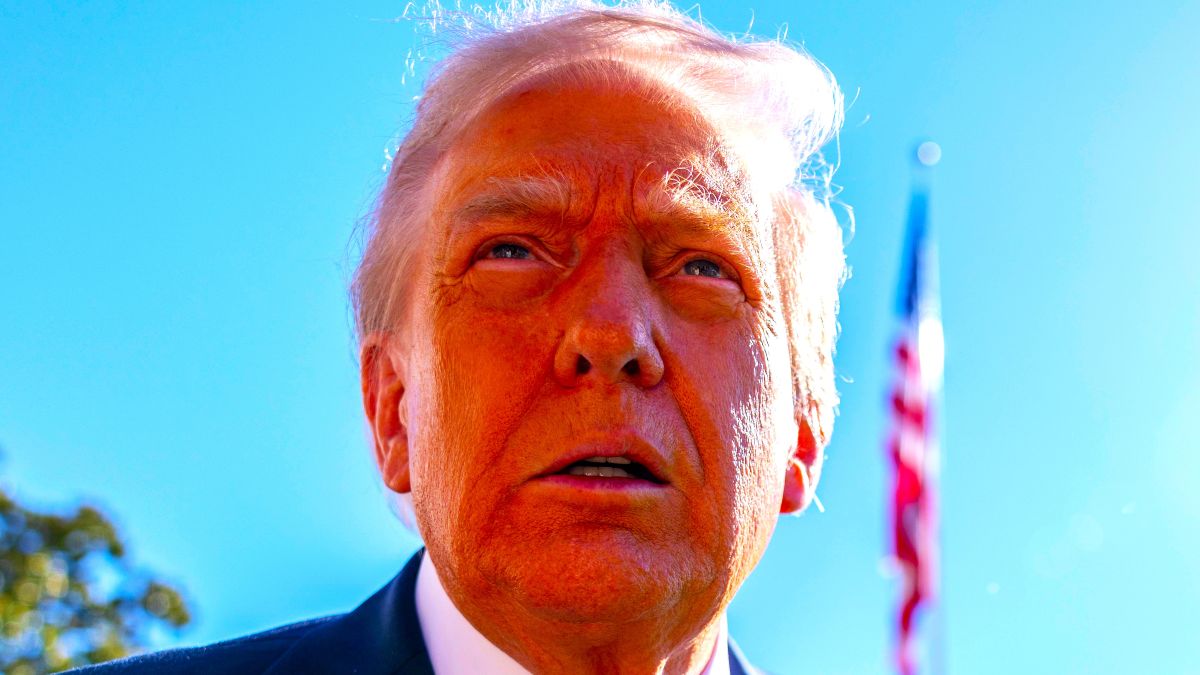 U.S. President Donald Trump talks to the media before heading to Marine One on the south lawn of the White House on October 05, 2025 in Washington, DC. The Trumps are heading to Norfolk, Virginia this afternoon to celebrate the Navy’s 250th birthday. (Photo by Tasos Katopodis/Getty Images)