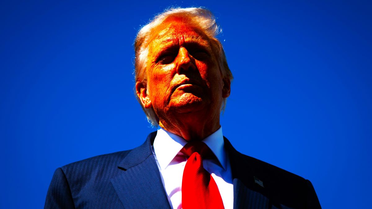 US President Donald Trump speaks to reporters as he arrives at Palm Beach International Airport on October 31, 2025 in West Palm Beach, Florida. Trump is spending the weekend at his Mar-A-Lago estate in Palm Beach, Florida. (Photo by Samuel Corum/Getty Images)