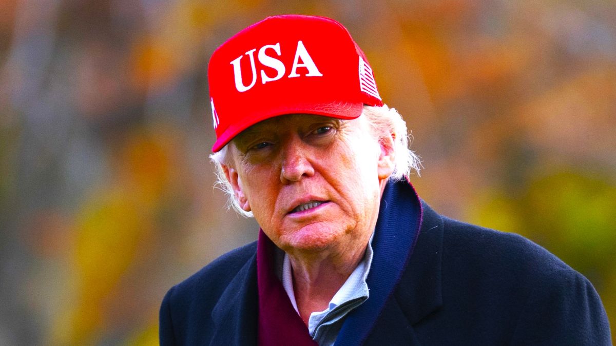 U.S. President Donald Trump arrives on the South Lawn of the White House on November 22, 2025 in Washington, DC. Trump visited Joint Base Andrews in Prince Georges County Maryland to tour the golf course located on the base. (Photo by John McDonnell/Getty Images)