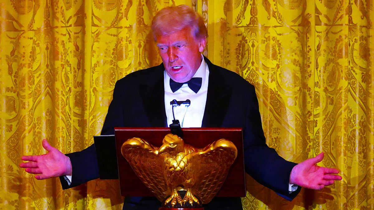 U.S. President Donald Trump (R) looks at Crown Prince and Prime Minister Mohammed bin Salman of Saudi Arabia (L) as he delivers remarks during a dinner in the East Room at the White House on November 18, 2025 in Washington, DC. Trump is hosting the Crown Prince for meetings aimed at strengthening economic and defense ties, including the U.S. sale of F-35 fighter jets to Saudi Arabia. (Photo by Win McNamee/Getty Images)