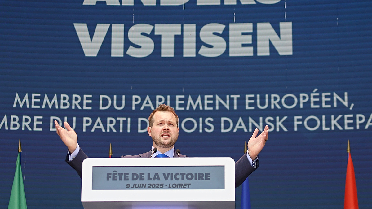 Anders Vistisen asks Trump to f--ck off