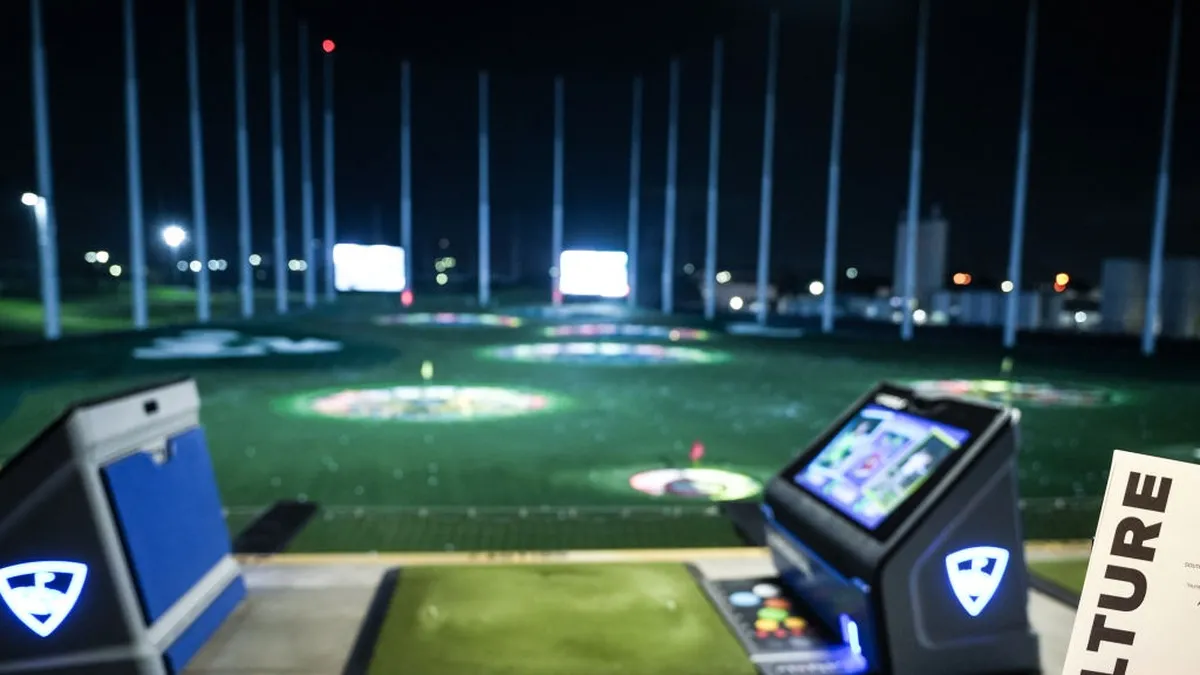 Woman takes date to Topgolf, unaware that  her entire dating history was on display