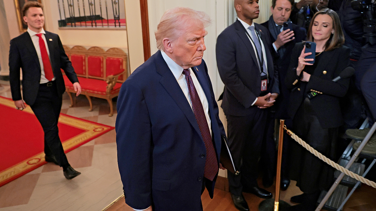 Trump warns to bomb Iran over assassination threats