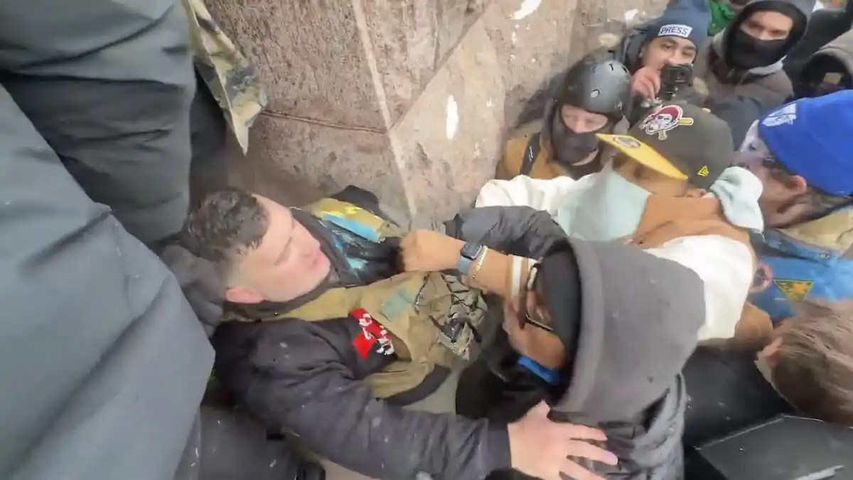 Former January 6 rioter tries to provoke ‘woke’ mob, but counter-protesters gave him more than he bargained for so he plays victim instead