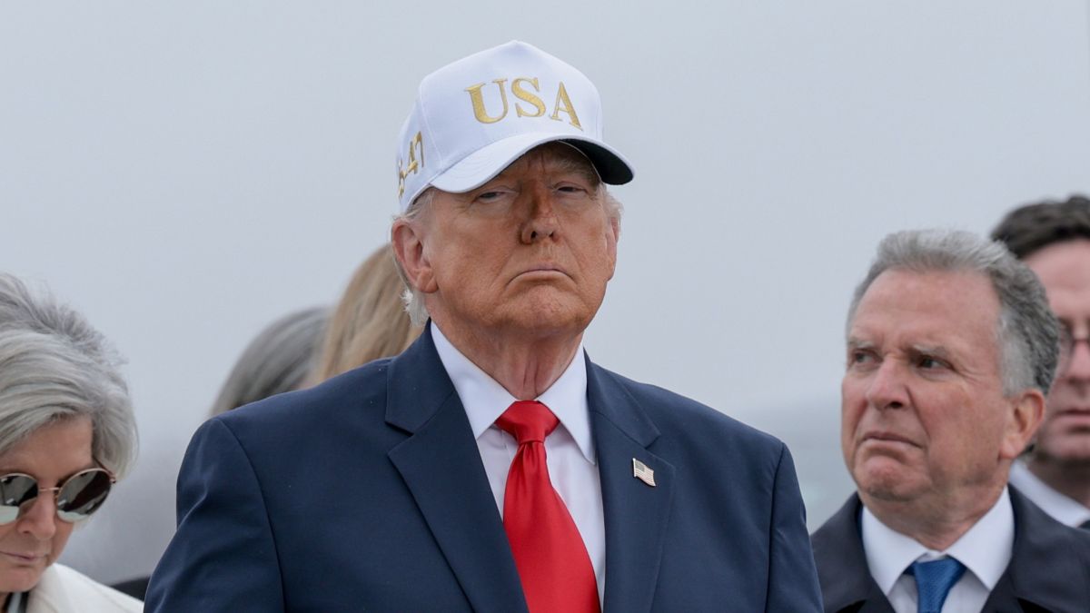 Rep. Eugene Vindman (D-VA) White House Chief of Staff Susie Wiles, U.S. President Donald Trump, U.S. Special Envoy to the Middle East Steve Witkoff, first lady Melania Trump, and U.S. Attorney General Pam Bondi wait as U.S. Army carry teams prepare to move flag-draped transfer cases at Dover Air Force Base March 07, 2026 in Dover, Delaware. Six soldiers from the 103rd Sustainment Command were killed in action by an Iranian drone strike on March 1 in Port Shuaiba, Kuwait during "Operation Epic Fury". (Photo by Anna Moneymaker/Getty Images)