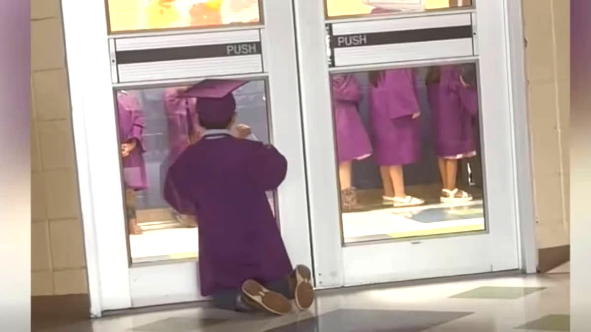 Rigoberto Contreras at school