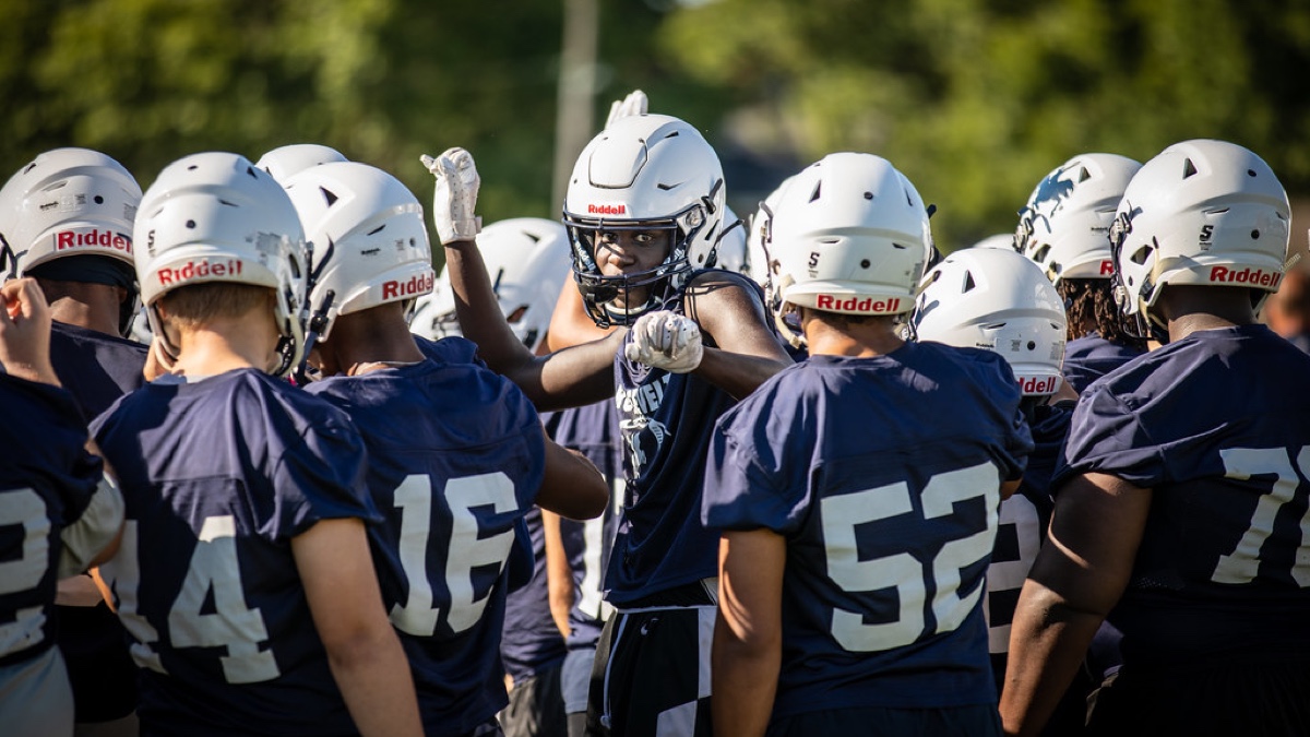 Football players Image by Phil Roeder, CC BY 2.0.