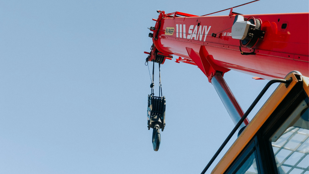 Illinois man gets stuck in truck stop sign 130 feet up in air. Then he records goodbye messages as even police and fire department fail: ‘Final words'