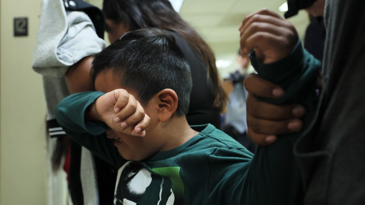 A child cries after his father is detained by federal agents as they left a court hearing in immigration court at the Jacob K. Javits Federal Building on August 26, 2025 in New York City. Attorney General Letitia James announced that her office has made a legal filing asking the U.S District Court for the Southern District of New York to block Immigration and Customs Enforcement (ICE) from detaining immigrants inside of courthouses as they attend their court hearings at immigration court. (Photo by Michael M. Santiago/Getty Images)